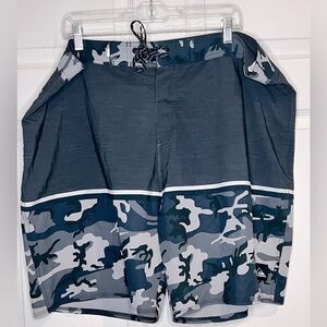 Quicksilver Men’s Mid Length 20” High-Line Board Shorts -Sz 42 - Gray/Gray camo